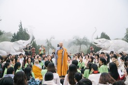 Ni sư Thích nữ Huệ Dâng chia sẻ đầy xúc động về hành trình 15 năm gieo mầm thiện lành cho thế hệ trẻ