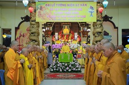 Trang nghiêm Lễ tưởng niệm Bồ-tát Thích Quảng Đức tại tổ đình Quán Thế Âm - di tích cuối cùng của ngài - Ảnh: Trung Thắng