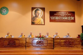 Chư tôn đức Ni chia sẻ trong buổi pháp đàm với Phật tử