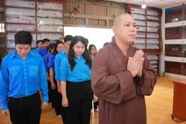 Phút mặc niệm tưởng nhớ các anh hùng, liệt sĩ đã hy sinh đang được phụng thờ tại chùa Diệu Pháp (P.Bình Lợi Trung, TP.HCM)