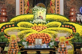 Giác linh đài Trưởng lão Hòa thượng Thích Hải Tràng được tôn trí tại chánh điện tổ đình Phổ Quang (P.Cầu Kiệu, TP.HCM) - Ảnh: Nguyên Tài/BGN