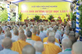 Lễ khai mạc Khóa bồi dưỡng Luật học tại chùa Huệ Nghiêm (phường An Lạc, TP.HCM) - Ảnh: Nguyên Tài/BGN