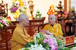 [Video] Đức Pháp chủ GHPGVN đến Bắc Ninh thăm Trưởng lão Hoà thượng Thích Thanh Dũng
