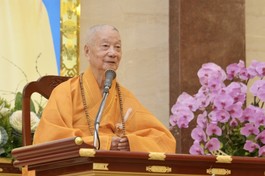 [TRỰC TUYẾN] Đức Pháp chủ GHPGVN giáo giới cho Tăng Ni tại khóa huân tu tập trung Phật lịch 2567