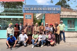 Đoàn thiện nguyện Thiền tự Phước Quang tại Trung tâm điều dưỡng bệnh nhân tâm thần (TP.Thủ Đức)