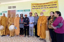 Đoàn Từ thiện Phật giáo Hệ phái Khất sĩ trong chuyến tặng quà tại Quảng Nam