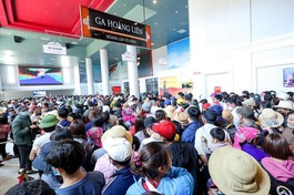 Xem xét hạn chế các sự kiện, hoạt động tập trung đông người không cần thiết - Ảnh minh họa