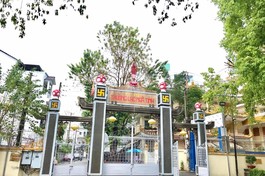 Cổng tịnh xá Trung Tâm (quận Bình Thạnh, TP.HCM)