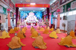 Quang cảnh buổi lễ tác pháp an cư tại chùa Thanh Hà