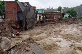 Dharamsala, thuộc bang Himachal Pradesh, miền Bắc Ấn Độ bị lũ quét gây thiệt hại nặng nề