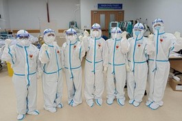 Các tình nguyện viên Phật giáo tại Bệnh viện Ung Bướu - Cơ sở 2