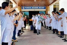 Đoàn cán bộ y tế Nghệ An chi viện TP.HCM vào tháng 7-2021