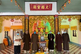 Đại đức Thích Chơn Tâm cúng dường tại chùa Phổ Tế