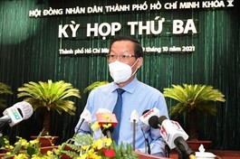 Chủ tịch UBND TP.HCM Phan Văn Mãi phát biểu tại phiên thảo luận - Ảnh: Việt Dũng