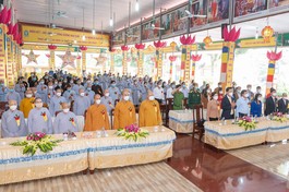 Hội nghị thực hiện nghi thức chào Quốc kỳ, Đạo kỳ và niệm Phật cầu gia hộ