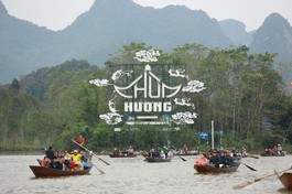 Du khách được vãng cảnh chùa Hương bắt đầu từ ngày 16-2