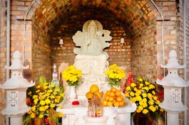 Tôn tượng Bồ-tát Quán Âm tại chùa Đại Đồng