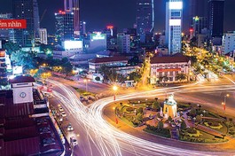 Di dời tượng đài Quách Thị Trang cùng công trình tượng đài Trần Nguyên Hãn về lại vị trí cũ trước chợ Bến Thành - TP.HCM là việc cần làm