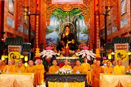 Chư tôn đức Tăng Ni chứng minh buổi lễ