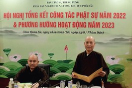 Ni trưởng Thích Đàm Nghiêm đọc diễn văn khai mạc