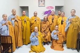 Bình Thạnh: Khánh chúc chư tôn giáo phẩm được suy tôn, suy cử trong Đại hội IX GHPGVN