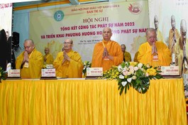 Chư tôn đức chứng minh hội nghị