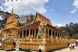 Chánh điện chùa SamRongEk hoàn thành sau 4 năm xây dựng