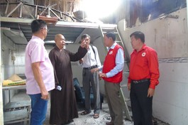 Phật giáo Q.8 hỗ trợ các gia đình bị hỏa hoạn