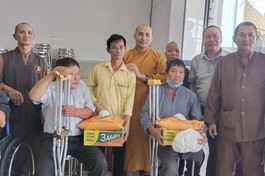 Khánh Hòa: Thiền viện Chân Mây tổ chức khoá tu dành cho người khiếm thị, khuyết tật