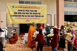 Ban Từ thiện xã hội Hệ phái Khất sĩ trao quà đến đồng bào vùng sâu, vùng xa tỉnh Gia Lai