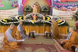 Chư hành giả Ni tại hạ trường chùa Khải Nam đối thú an cư