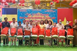 Các tự viện tặng quà đến bà con khó khăn nhân mùa Vu lan - Báo hiếu