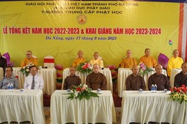 Trường Trung cấp Phật học Đà Nẵng tổ chức lễ tổng kết năm học 2022-2023 và khai giảng năm học mới tại chùa Phổ Đà
