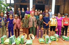 Trao quà đến người nghèo, khó khăn tại H.Tánh Linh, Bình Thuận