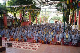 Phật tử các đạo tràng Pháp Hoa miền Bắc vân tập về chùa Bằng dự khóa tập huấn