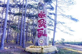 Kon Tum: Lễ rót đồng đúc tôn tượng Đức Bổn Sư Thích Ca Mâu Ni tại chùa Phước Thành