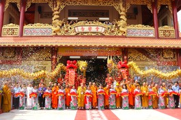 Cắt băng khánh thành chánh điện chùa Hội An (H.Vũng Liêm, Vĩnh Long)