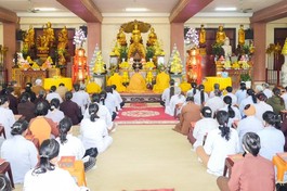 Khóa lễ cầu nguyện tại tổ đình Kim Liên - chùa Đồng Đắc (H.Kim Sơn, Ninh Bình)