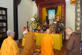 Chư tôn đức tưởng niệm Trưởng lão Hòa thượng Thích Trí Nhãn