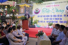 Thượng tọa Thích Đạt Đức, Trưởng ban Trị sự GHPGVN Q.Tân Bình phát biểu