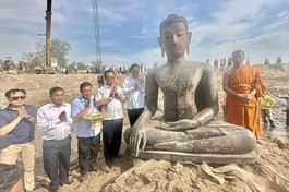 Tượng Phật cao hơn 2m được tìm thấy ở tỉnh Bokeo của Lào 