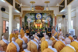 Ban Trị sự GHPGVN H.Bình Chánh thăm hạ trường chùa Liên Hoa (xã Tân Quý Tây, H.Bình Chánh)