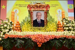 Di ảnh Tổng Bí thư Nguyễn Phú Trọng được thiết lập tại hạ trường cơ sở 1 - chùa Nam Hải (TP.Hải Phòng) - Ảnh: Thành Trung