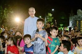 Em tham gia trả lời câu hỏi đố vui tại chương trình “Vui hội trăng rằm"