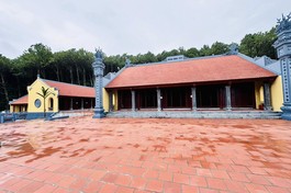 Chùa Chân Tiên nằm trên núi Tiên An thuộc xã Thịnh Lộc, H.Lộc Hà, tỉnh Hà Tĩnh