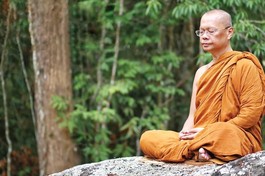 Ajahn Anan Akiñcano