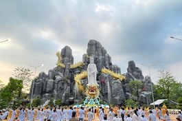 Lễ khánh đản Bồ-tát Quán Thế Âm tại chùa Phật Quốc Vạn Thành (TX.Bình Long, tỉnh Bình Phước)