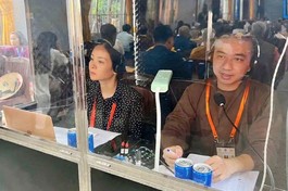 Bất ngờ sau chuyện Tăng, Ni trẻ dịch tiếng Anh như gió tại Vesak