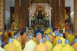 Lễ thọ an cư tại chánh điện tổ đình Từ Đàm