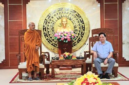 Hòa thượng Thạch Hà phát biểu trong buổi gặp gỡ tại UBND tỉnh Cà Mau